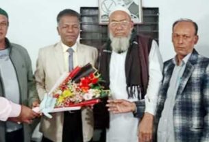 অ্যাডভোকেট মহসীন খানকে জেলা জাতীয় পার্টির ফুলেল শুভেচ্ছা