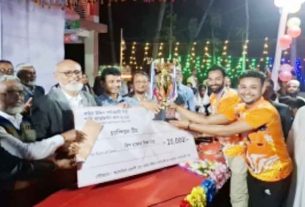 ফরিদগঞ্জে পিন্টু স্মৃতি ব্যাডমিন্টন টুর্নামেন্ট এর ফাইনাল অনুষ্ঠিত