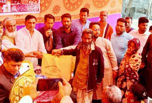 পশ্চিম বাইশপুর টাইগার স্পোর্টিং ক্লাবের উদ্যোগে ইফতার সামগ্রী বিতরণ