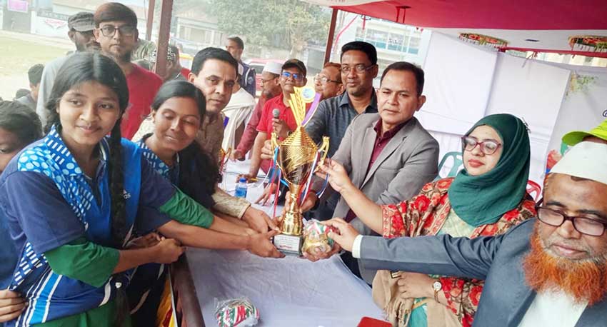 মতলব দক্ষিণে শীতকালীন ক্রীড়া প্রতিযোগিতার পুরস্কার বিতরণ অনুষ্ঠিত