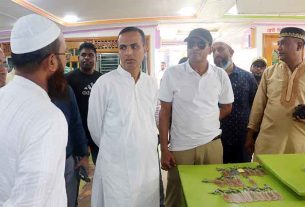 যাত্রীসেবা নিশ্চিতে চাঁদপুর লঞ্চঘাটে জেলা প্রশাসকের আকস্মিক পরিদর্শন