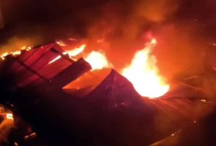  হাজীগঞ্জে ভয়াবহ অগ্নিকান্ডে ১৪টি ব্যবসা প্রতিষ্ঠান ভস্মীভূত, কোটি টাকার ক্ষয়ক্ষতি