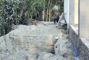 সরকারি খাস জমি দখল