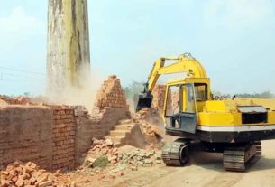 ফরিদগঞ্জে অবৈধ ইটভাটা উচ্ছেদ অভিযান: বন্ধ হলো তিনটি ভাটা