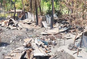 কচুয়ায় দুর্বৃত্তদের আগুনে খোলা আকাশের নিচে মুক্তিযোদ্ধার পরিবারের দুর্দশা  