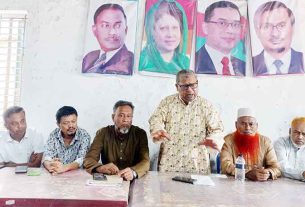 হাজীগঞ্জে কুটির শিল্প মেলা বন্ধের দাবিতে সংবাদ সম্মেলন