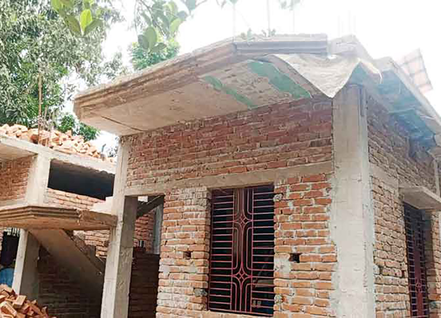 আদালতের রায় অনুকূলে না আসায় ফরিদগঞ্জে প্রবাসীর বাড়ি নির্মাণে প্রতিবন্ধকতা