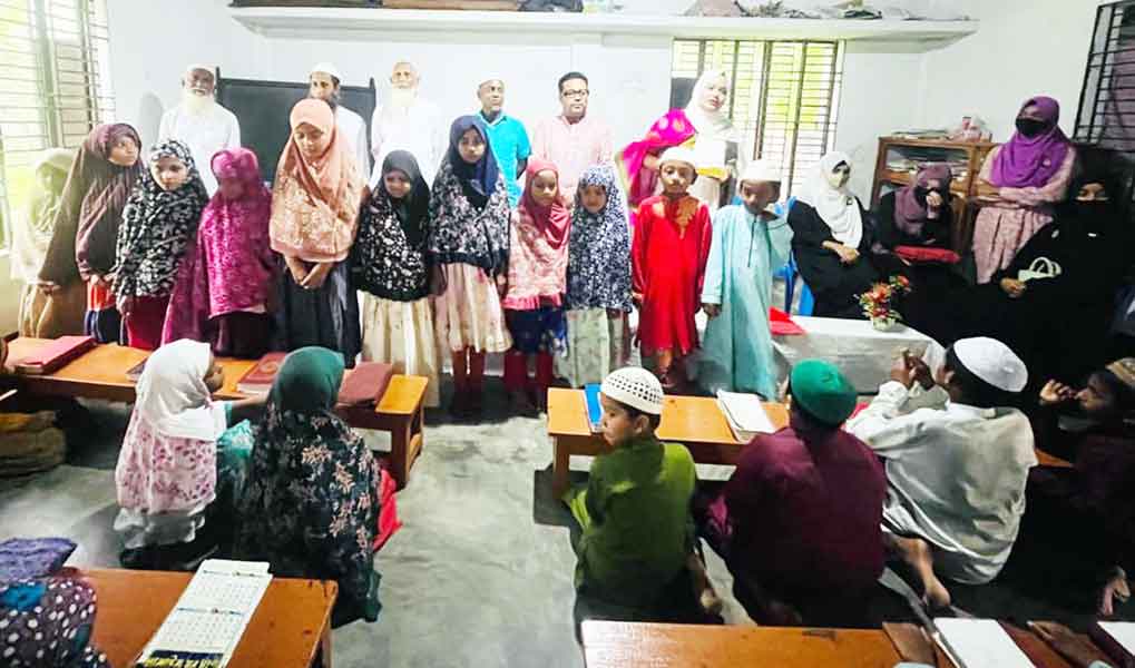 অর্ধশতাধিক মাদ্রাসা শিক্ষার্থীর মাঝে খাবার ও কোরআন শরীফ বিতরণ করলো ‘বিজয়ী’