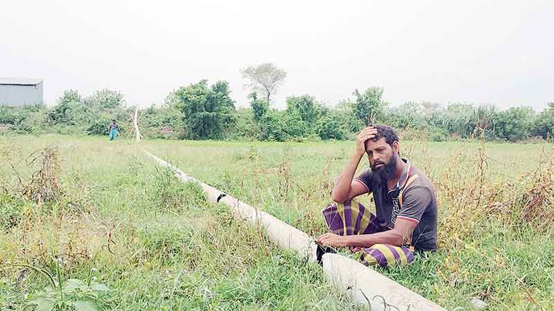 মতলব উত্তরে বৈধ বালু ব্যবসায়ীর ড্রেজার পাইপে সশস্ত্র হামলার অভিযোগ