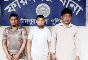 ফরিদগঞ্জে ওএমএসের চাল কালোবাজারির দায়ে ডিলারসহ তিনজন আটক  