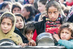 ফিলিস্তিনি বাবার হৃদয়বিদারক আর্তি : ‘আমাদের সন্তানরা নিঃশব্দে নিঃশেষ হচ্ছে’