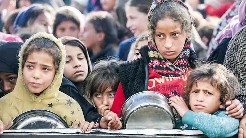 ফিলিস্তিনি বাবার হৃদয়বিদারক আর্তি : ‘আমাদের সন্তানরা নিঃশব্দে নিঃশেষ হচ্ছে’