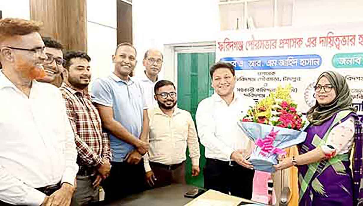 ফরিদগঞ্জ পৌরসভার প্রশাসকের দায়িত্ব গ্রহণ করলেন ইউএনও
