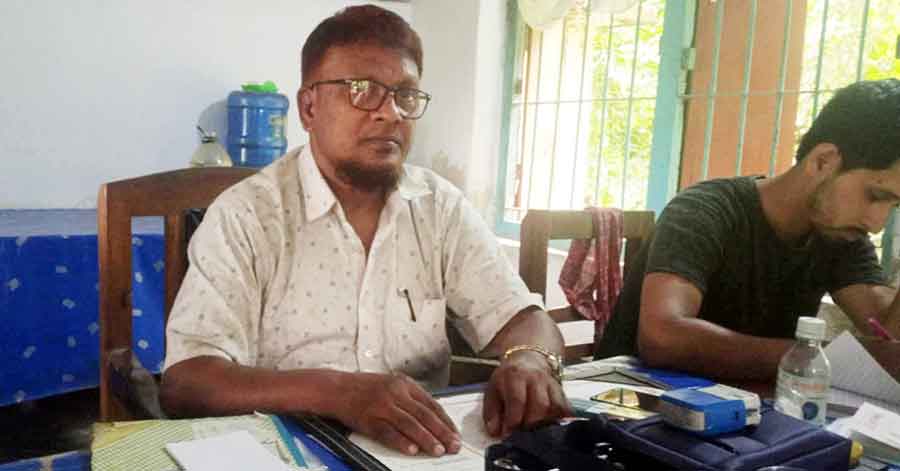 মান্দারতলী সাব সেন্টারের কর্মকর্তার বিরুদ্ধে দায়িত্বে অবহেলার অভিযোগ