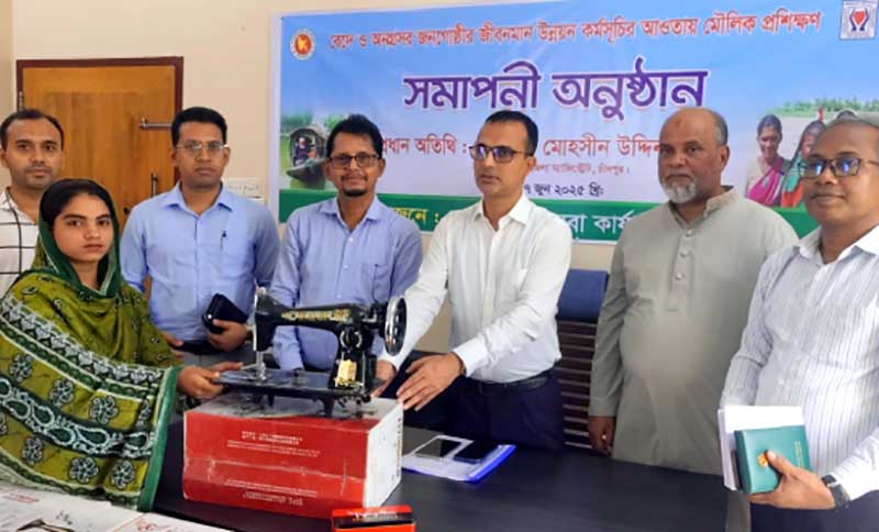 নতুন সম্ভাবনার পথে বেদে নারীদের অগ্রযাত্রা