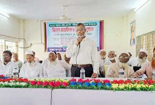 শিক্ষার্থীদের সমাজের সেবক হওয়ার আহ্বান সুজাতপুর কলেজে