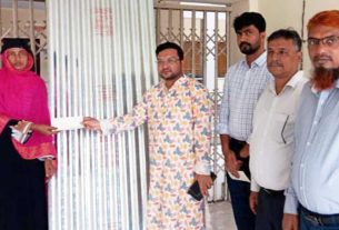 কচুয়ায় প্রাকৃতিক দুর্যোগে ক্ষতিগ্রস্ত পরিবারের মাঝে ঢেউটিন ও আর্থিক সহায়তা বিতরণ