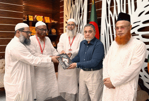 প্রধান নির্বাচন কমিশনারের সাথে খেলাফত আন্দোলনের নেতৃবৃন্দের সৌজন্য সাক্ষাৎ