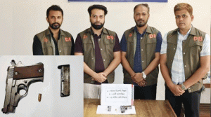 চাঁদপুরে ডিবি পুলিশের অভিযানে অবৈধ বিদেশি পিস্তল উদ্ধার