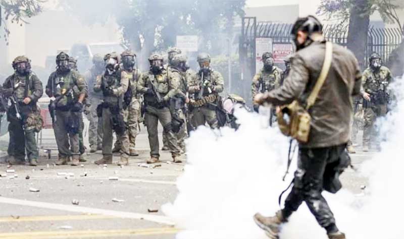 লস অ্যাঞ্জেলেসে অভিবাসনবিরোধী অভিযানে বিক্ষোভ