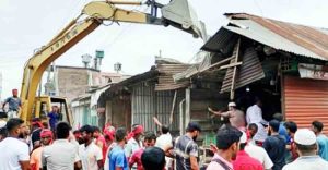 ৩৫ বছর পর নিজস্ব দোকানের দখল ফিরে পেলেন সোহেল পাটোয়ারী