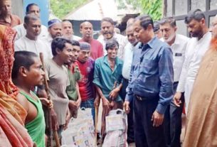 ফরিদগঞ্জে প্রতিবন্ধী ছয় সহোদরের পাশে দাঁড়ালেন সাবেক এমপি লায়ন মো: হারুনুর রশিদ