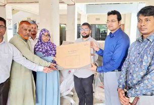 চাঁদপুর সদরের কয়েকটি ইউনিয়ন পরিষদে আধুনিক সরঞ্জাম বিতরণ