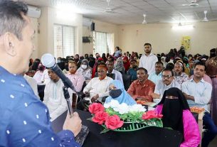 চাঁদপুর সরকারি মহিলা কলেজে অভিভাবকদের সঙ্গে মতবিনিময় সভা