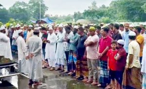 মতলব উত্তরে বিএনপি নেতা মজিবুর রহমানের মায়ের মৃত্যুতে শোকের ছায়া