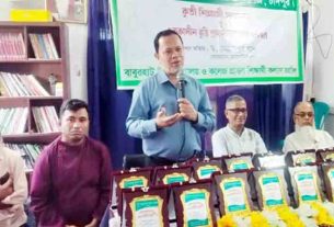 অর্থের জন্য কোনো শিক্ষার্থীর পড়াশোনা থেমে থাকতে পারবে না : ড. সবুর খান