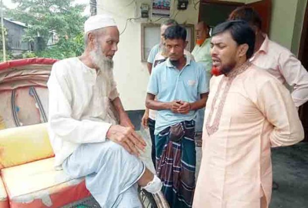 অসহায় মানুষের পাশে সহযোগিতার হাত বাড়িয়ে জনপ্রিয় হচ্ছেন