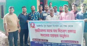 কচুয়ায় অসহায় দুলাল চন্দ্র পেল নতুন ঘর