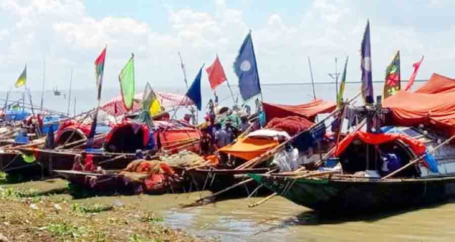 পদ্মা-মেঘনায় ৪ অক্টোবর থেকে ২২ দিন ইলিশ ধরায় নিষেধাজ্ঞা