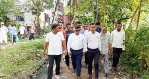 প্রতাপ সাহা রোডের দুরবস্থা পরিদর্শনে চাঁদপুরের জেলা প্রশাসক