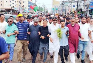 হাজীগঞ্জে ধানের শীষের পক্ষে বিএনপির মিছিল ও পথসভা