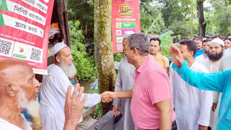 কল্যাণপুরে শেখ ফরিদ আহমেদ মানিকের ধানের শীষের গণসংযোগে মানুষের ভিড়