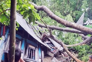 কালবৈশাখী ঝড়ে লণ্ডভণ্ড শাহরাস্তি, ক্ষয়ক্ষতির পরিমাণ কোটি টাকা