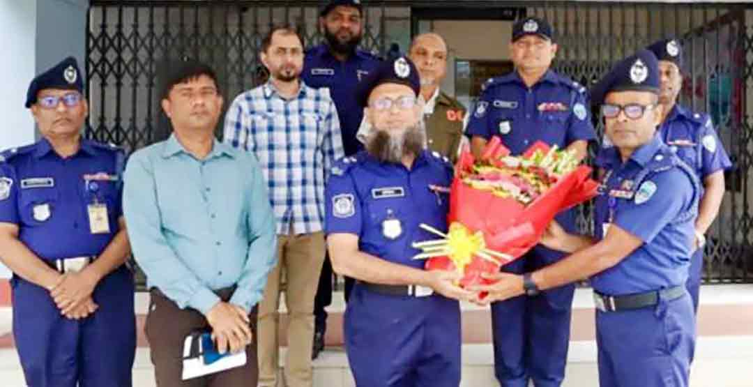 চাঁদপুরে দায়িত্ব নিলেন নতুন পুলিশ সুপার মিজানুর রহমান