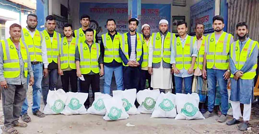শাহরাস্তিতে মানবসেবার অনন্য দৃষ্টান্ত, আলো ছড়াচ্ছে একঝাঁক তরুণ