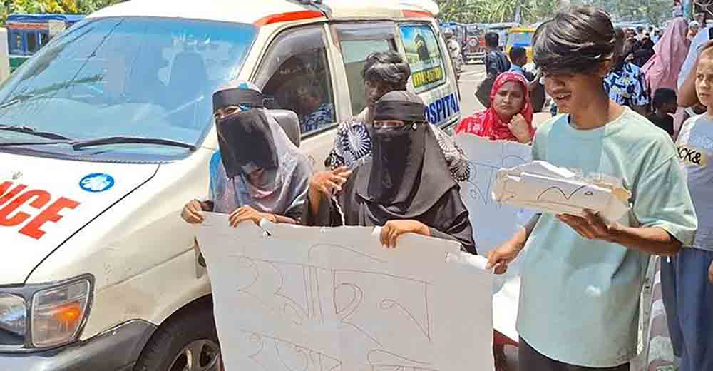 কিশোর ইয়াছিন হত্যার ঘটনায় লাশ নিয়ে স্বজনদের বিক্ষোভ