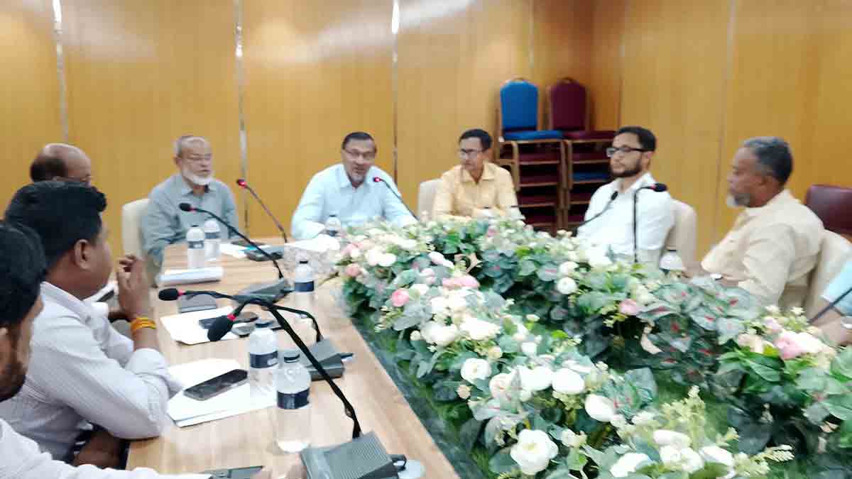 জেলা পরিষদের সম্পত্তি ও সুপার মার্কেটসহ উন্নয়ন প্রকল্প দ্রুত সম্পন্নের আহ্বান