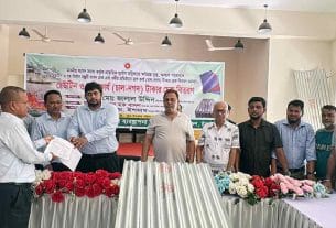 মতলব দক্ষিণে দুর্যোগ ও অগ্নিকাণ্ডে ক্ষতিগ্রস্ত ৫৪ পরিবার পেল সহায়তা