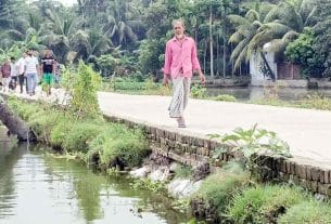 নির্মাণের এক মাসেই ঝুঁকিতে ২ কোটি টাকা ব্যায়ে নির্মিত  ফরিদগঞ্জের কেরোয়া-মিরপুর সড়ক