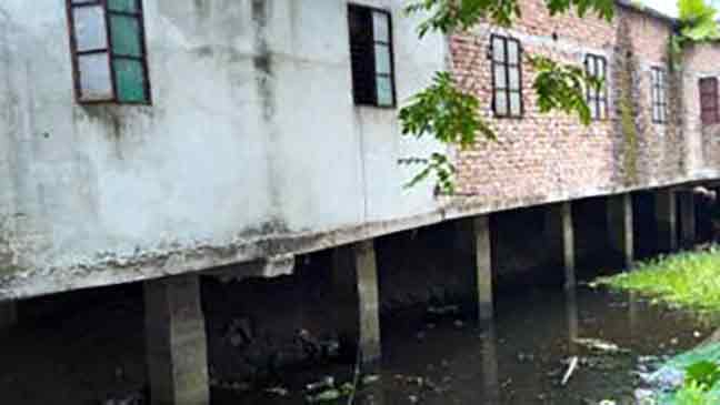 সরকারি খাল দখলে আদালতের সুয়োমোটো মামলা