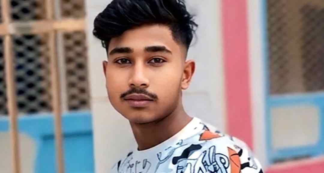 ফরিদগঞ্জে ঘর থেকে যুবকের অর্ধগলিত মরদেহ উদ্ধার