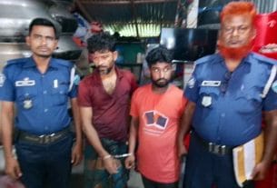 মতলব উত্তরে ইয়াবাসহ দুইজনকে আটক করে থানায় দিল জনতা
