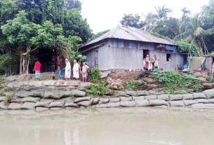 রঘুনাথপুরে ডাকাতিয়ার ভাঙনে আতঙ্কে ৩০ পরিবার